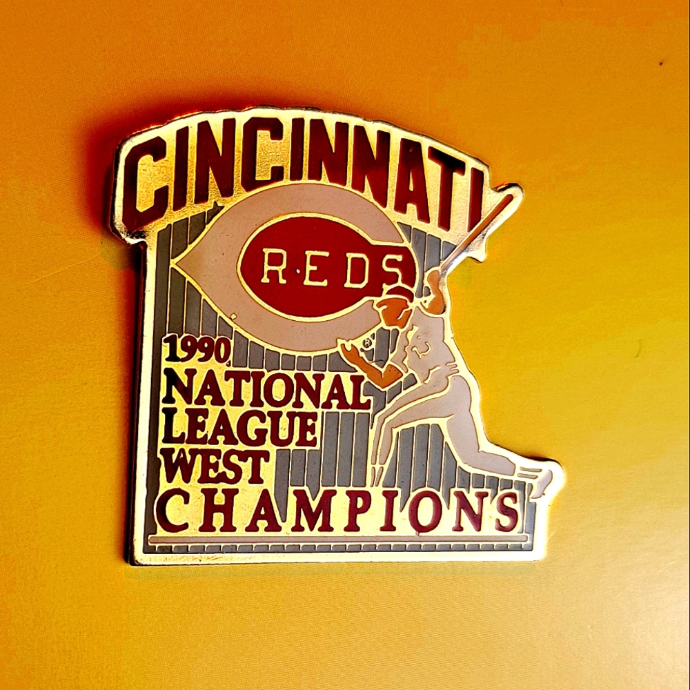 VINTAGE Cincinnati Reds MLB Enamel Pin
